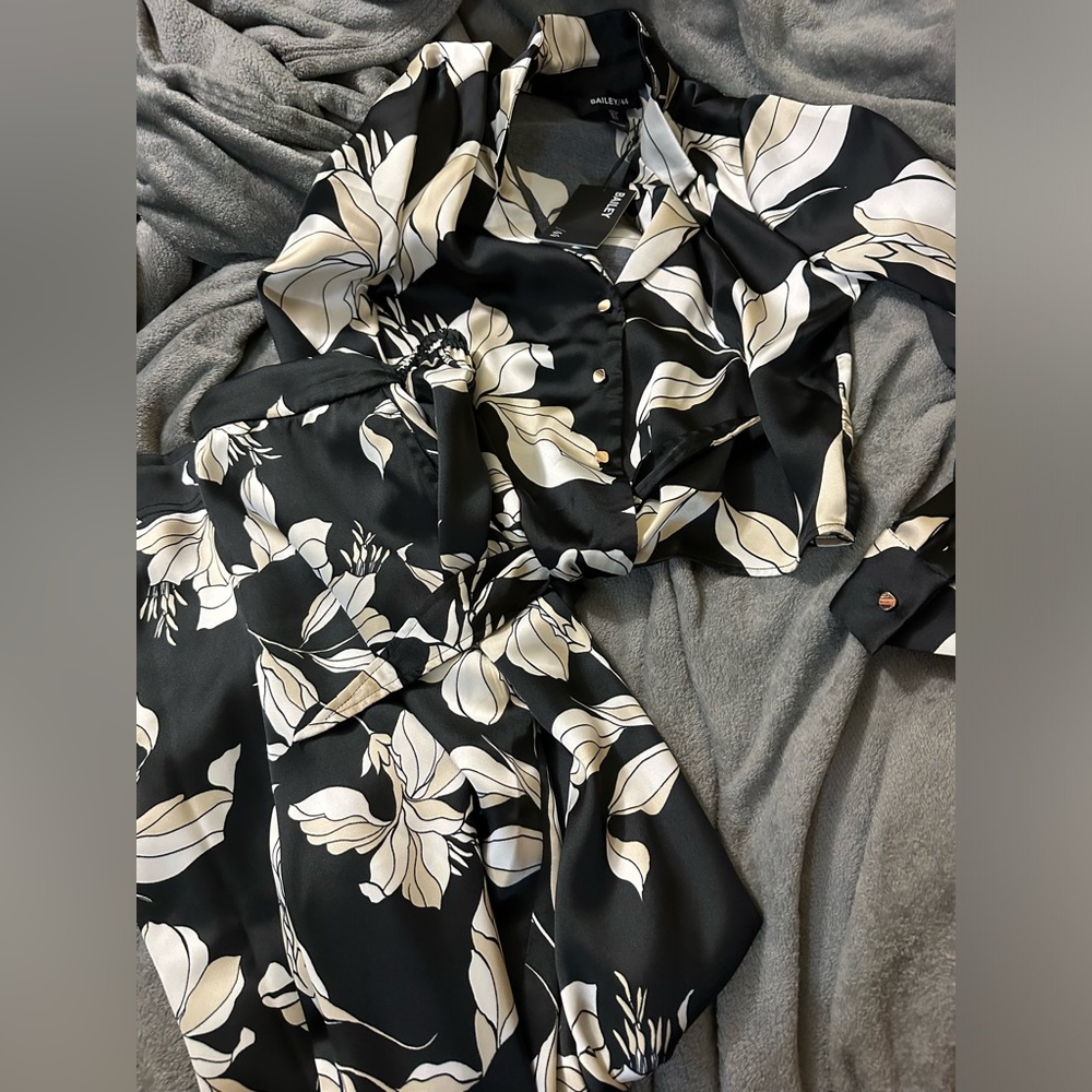 Bailey/44 set sz small nwt top and pant